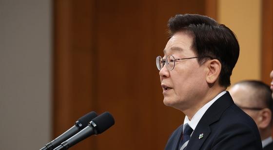 李대통령 "교황, DMZ·방북 요청에 '적극 고려·추진해보겠다' 해"
