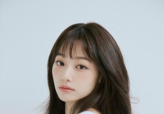 동아오츠카, 오로나민C 새 모델에 배우 강미나