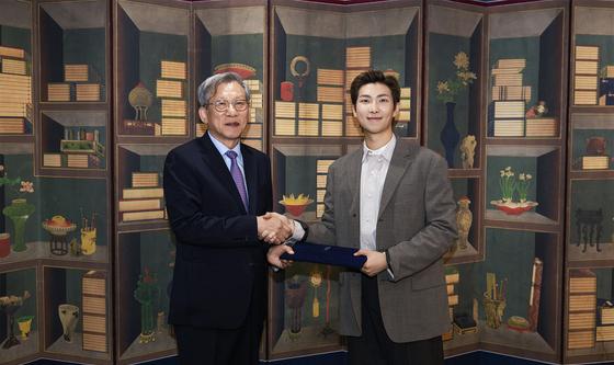 '국중박' 홍보대사 위촉된 방탄소년단 RM