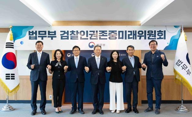 "19건 중 8건이 李대통령 관련"…검찰미래위 공정성 도마 (종합)