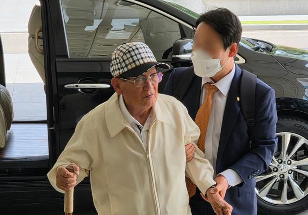 '국힘 집단 입당' 이만희, 4일까지 구속 정지…진료 목적