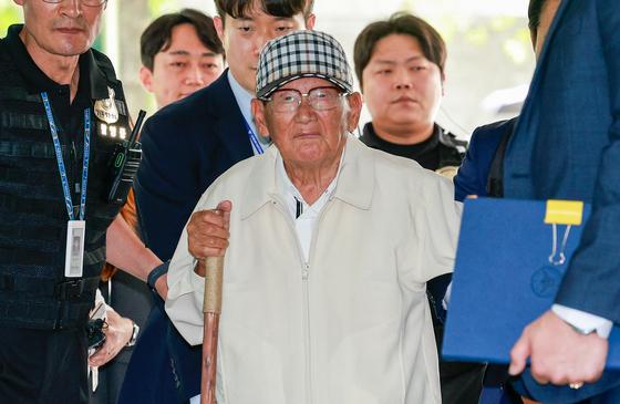 '당원 집단 가입' 신천지 이만희 구속적부심 기각…법원 "이유 없다"
