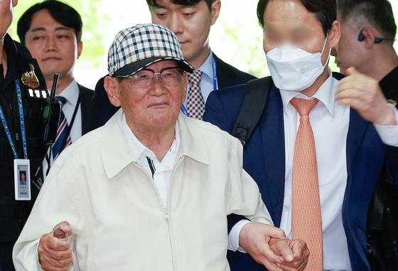  '당원 집단 가입' 신천지 이만희 구속 유지…법원, 적부심 기각