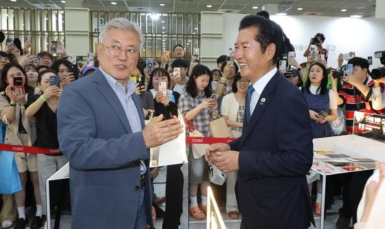 문재인 전 대통령 찾은 정청래