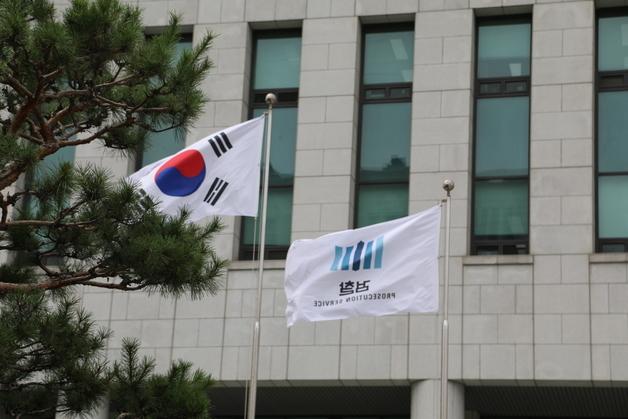 '보완수사권 존폐' 충돌…與 "檢 폐지 전 완성" 野 "피해자 안중 없나"