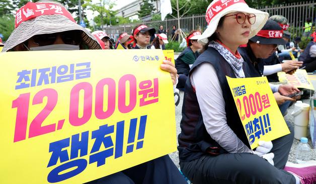 최저임금 16.3% 인상 요구에…美 '일자리 1만8000개 쇼크' 남 일 아니다