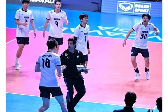남자 배구 라미레스호, AVC컵서 오만에 풀세트 끝 간신히 승리