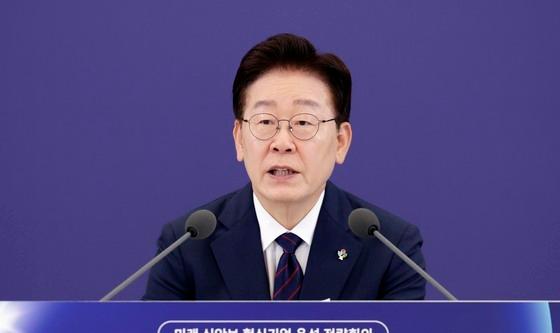 '신안보 전략회의'서 발언하는 이재명 대통령
