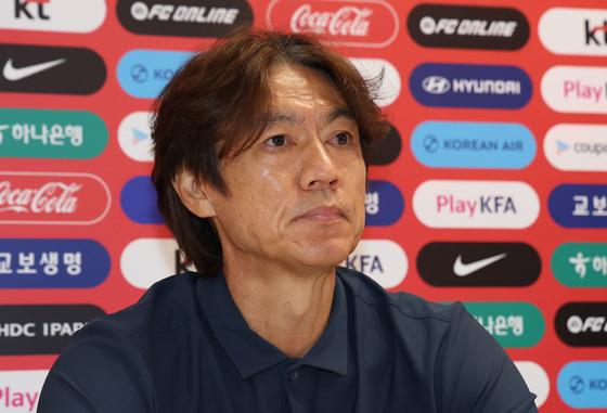 '월드컵 졸전' 홍명보 귀국에 인파 몰릴 듯…인천공항 경비대 110여명 투입 