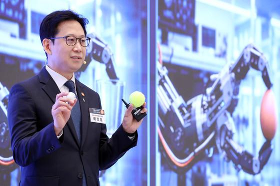 배경훈 부총리 "中 AI 통제 움직임…韓 AI 주권 확보 국가 과제"