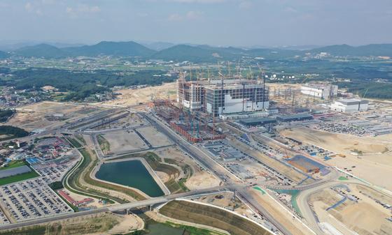 반도체·AI데이터센터에 1350조…피지컬AI 더해 '초격차' 베팅