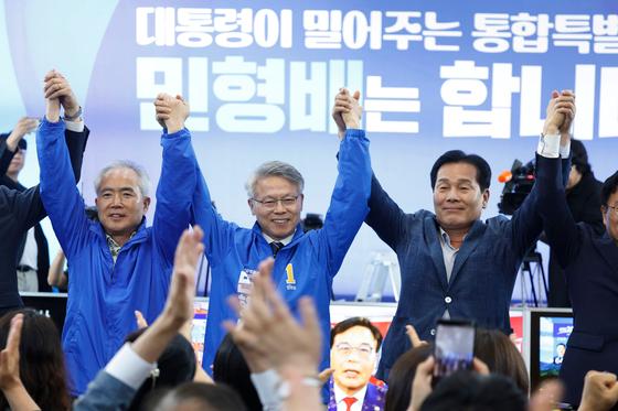 '전국서 가장 큰 격차' 전남광주시장 출구조사 발표에 희비교차