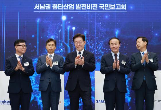 삼성 425조·SK 470조원 서남권 투자…정부 '반도체특위' 띄운다
