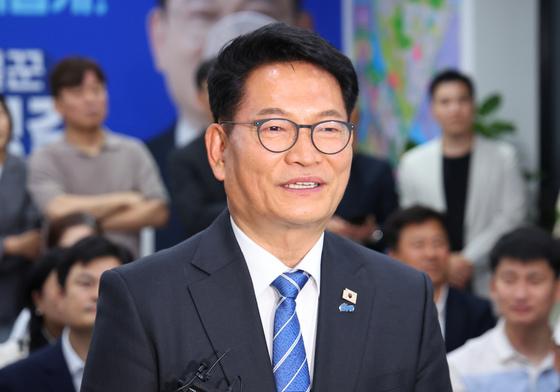 [6·3 지선] 송영길, 인천 연수갑 당선…'6선'으로 원내 복귀