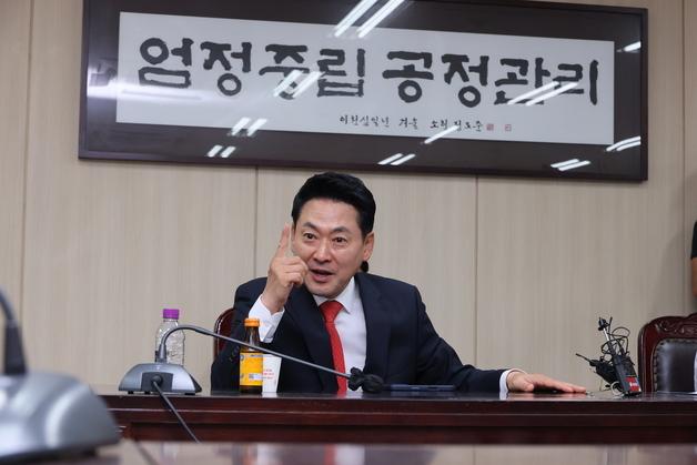 '엄정중립 공정관리' 표어가 무색해진 선관위