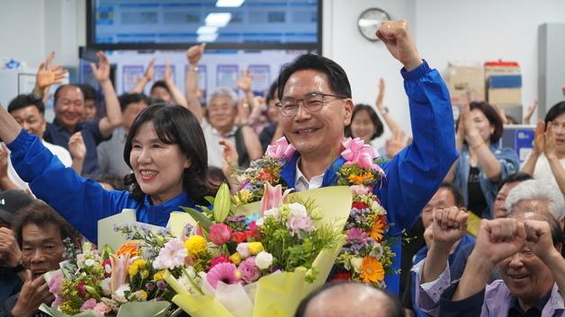 [6·3지선] 심덕섭 고창군수 재선 성공…"민선 8기에 이어 발전 이끌 것"
