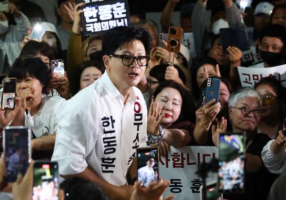 조마조마했던 한동훈 캠프…무소속 한계 뚫고 '정치무대 복귀'