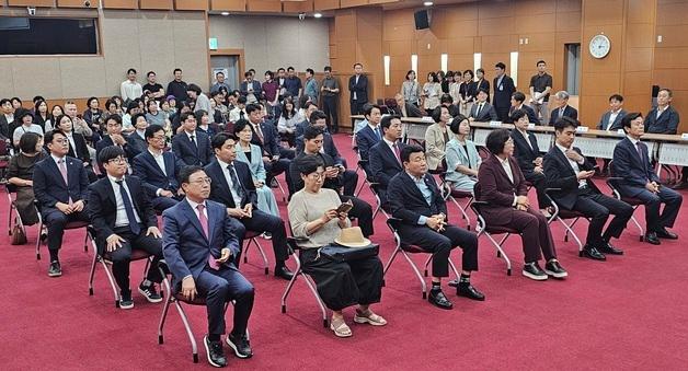 진주시의회 국민의힘 의원 감소…국힘 주도 의장단 구성 제약 예고
