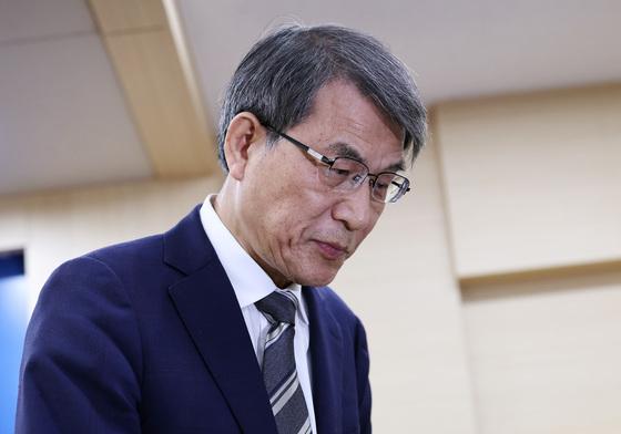 투표용지 반만 찍었다 동나…선관위 "산정기준·절차 재점검"(종합)