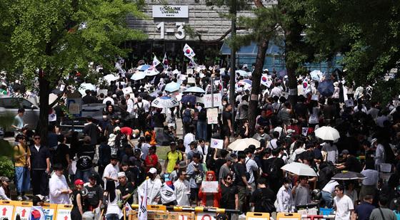 잠실개표소 1만명 시위…모스탄도 찾아 "부정선거"(종합2보)