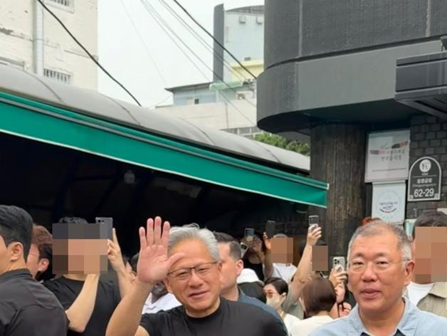 젠슨 황, 정의선 회장과 '냉면 회동'…우래옥 찾았다
