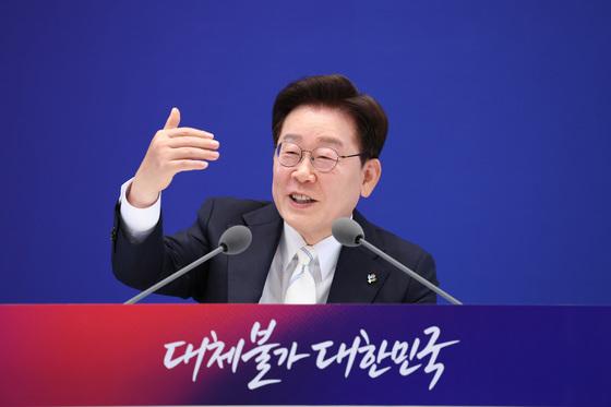 [뉴스1 PICK]李대통령 "투표용지 부족 사태, 매우 심각…청년들 지적 존경"