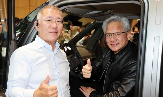 젠슨 황 CEO·정의선 회장, 엄지 척!
