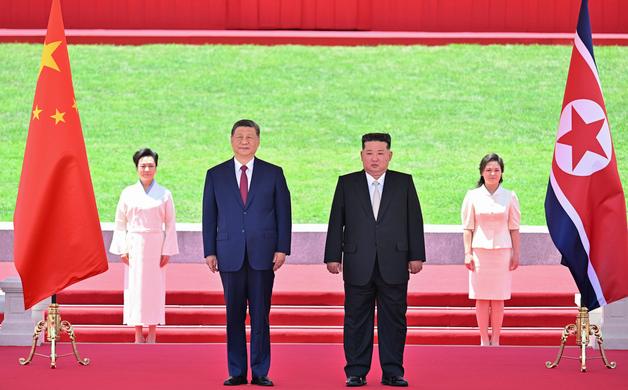 북중, '전략적 파트너' 관계 강화…경제·군사 등 전 분야 협력 확대 가속
