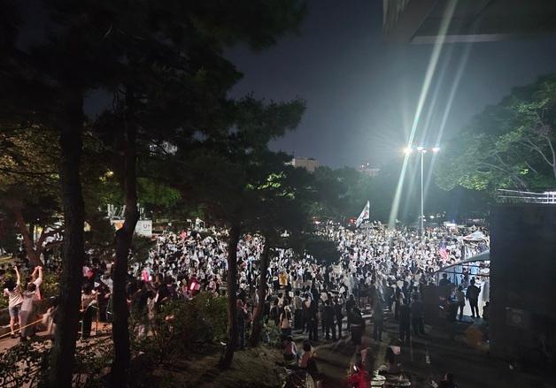 닷새째 향하는 '잠실 개표소 시위'…퇴근길 청년층 발길 이어져(종합2보) 