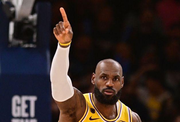 NBA '킹' 제임스, 레이커스와 결별…새 팀서 24번째 시즌 준비