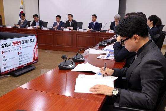 한동훈, "장동혁, 싸움 걸어 연명하려는 것"…안철수 '창당 요구'는 일축