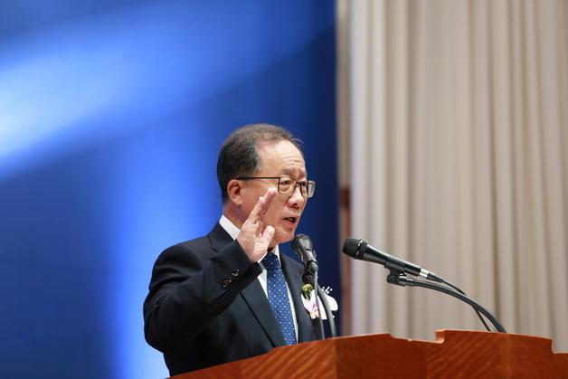 '4선' 김석준 부산교육감 취임…"부산 교육 미래 대전환 이끌겠다"