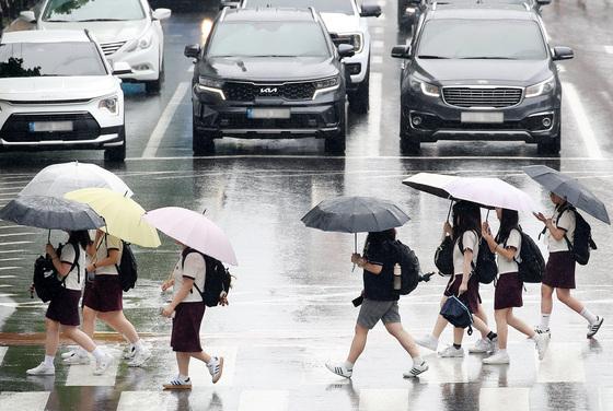수도권·강원·대전·경북북부에 최대 40㎜ 소나기…낮 최고 30도 