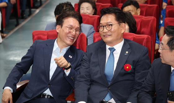 노인위원회 워크숍 참석한 김민석·송영길