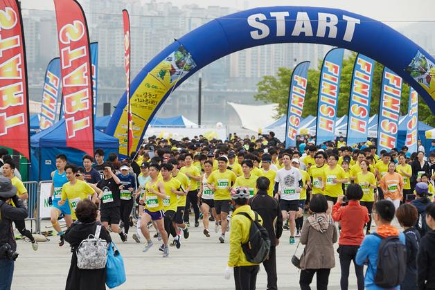 에쓰오일, '감동의 마라톤' 재개…후원금 2억 5000만원 전달