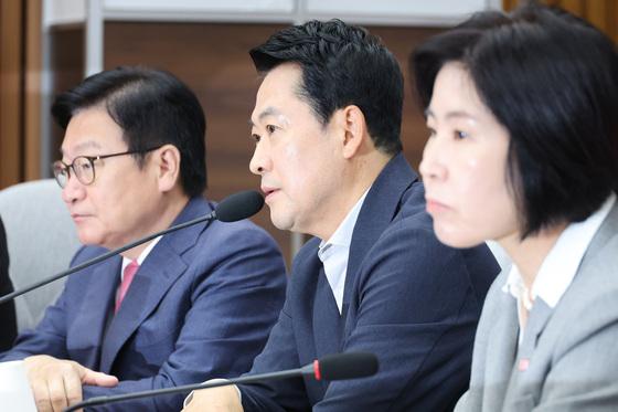 野 "與, '장윤기 사건 똥 항아리' 퍼 먹고도 보완수사권 폐지하나" 맹공