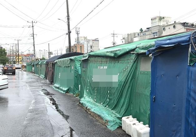 옥천군 "금구천변 포장마차 철거냐 양성화냐"…처리 속앓이