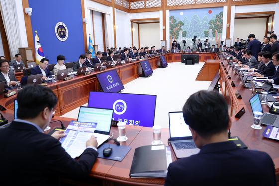 李대통령 "3·4·5 대체불가 대한민국 원년"…재외공관 전수점검도 지시(종합)