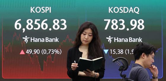 SK하닉 폭락 이튿날 인버스 ETF 5.7조 '최대'…개미 '엇박자' 투심