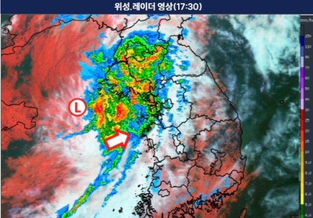 수도권 퇴근길 빗줄기 굵어진다…경기북부 시간당 50㎜ '물벼락'