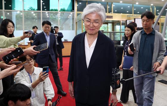 강경화 "쿠팡 이슈, 생각보다 오래 간다"…꼬인 한미 현안 들고 귀국
