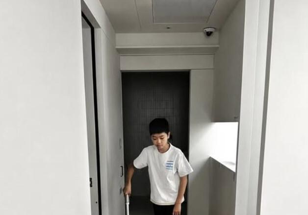 고지용♥허양임 아들 승재, 훈훈한 13세 근황…청소까지 척척