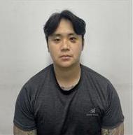 '알몸 피칠갑' 상태로 손 흔든 정재환…그걸 보고 순찰차 반대로 돌린 경찰