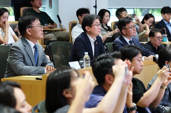 200조 국민성장펀드, 원익로보틱스·CJ포디플렉스에 투자