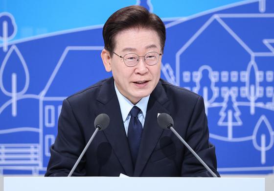 [뉴스1 PICK]李 "보유세 정상화했으면 집값 안 올랐을 것…정치적 손해 보더라도 대비"