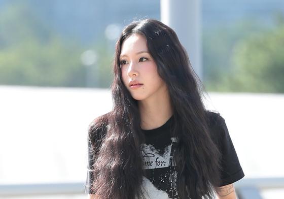 [뉴스1 ★]구릿빛 여름 품은 채영, 타투·투스젬으로 완성한 힙 무드