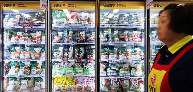  대형마트 '출점 규제' 완화 제동…유통법 개정안 닷새 만에 철회