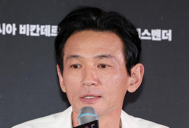 황정민 사생활 폭로 A씨, 스토킹 혐의 벌금 1000만원 구형…9월 선고(종합)