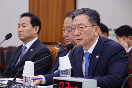 정성호 "수사 기소 분리 대원칙 지켜져야…수사 교차 검증은 필요"