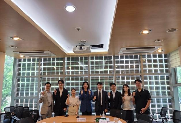 탈북민 청년들 "취업 위해 신분 숨기는 현실 여전"…'통합' 필요성 강조